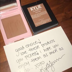 Kylie Cosmetics bronzer in Tawny Mami